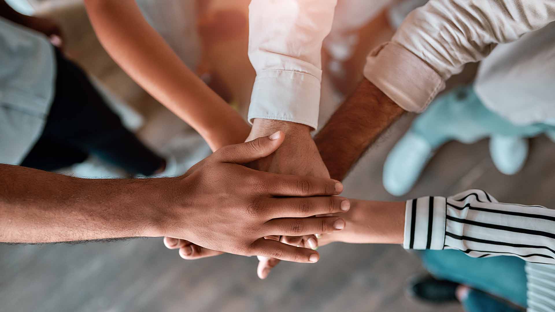 marketing alliance niches collaboration hands together